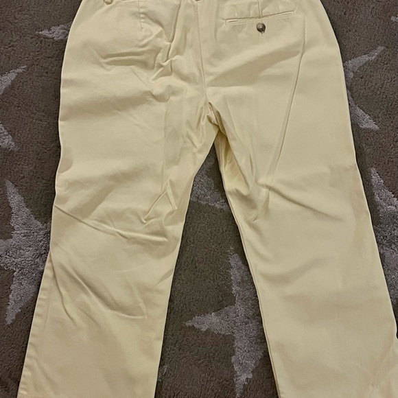 Express Editor Size 4 Yellow Capris - Picture 4 of 4